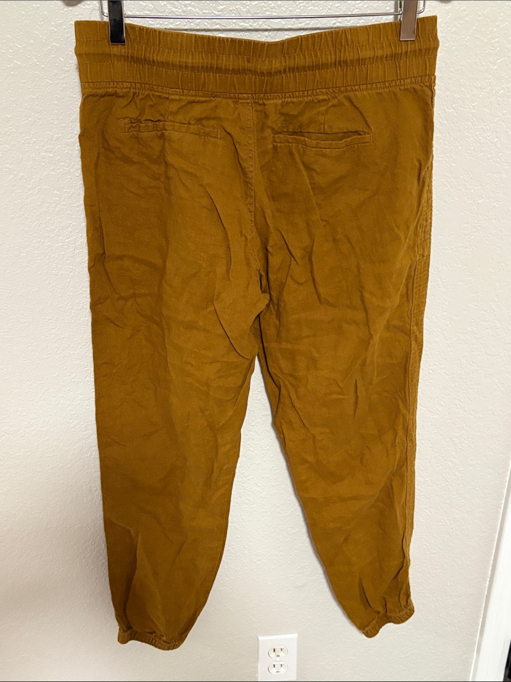 LAST CHANCE CLOSET CLOSING!
Athleta Cabo Linen Joggers - Picture 5 of 7